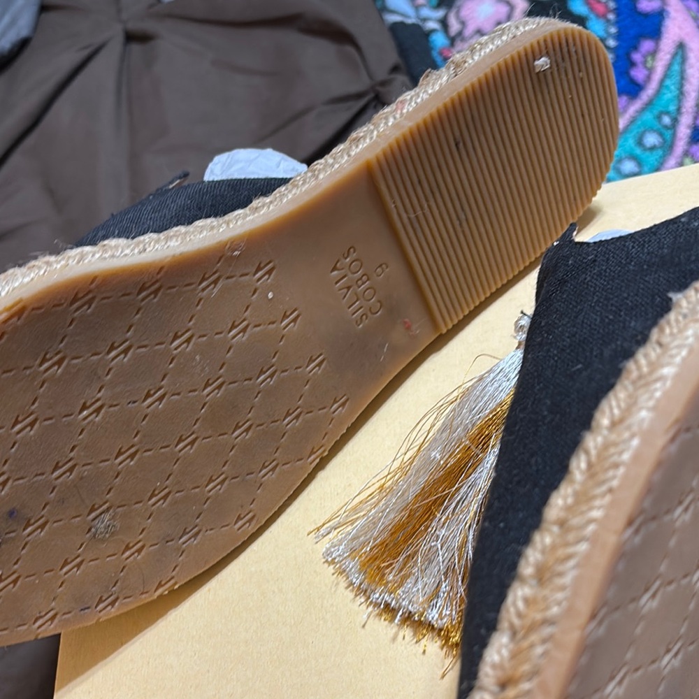 Elegant Black Espadrille Mules with Tassels - Picture 6 of 9